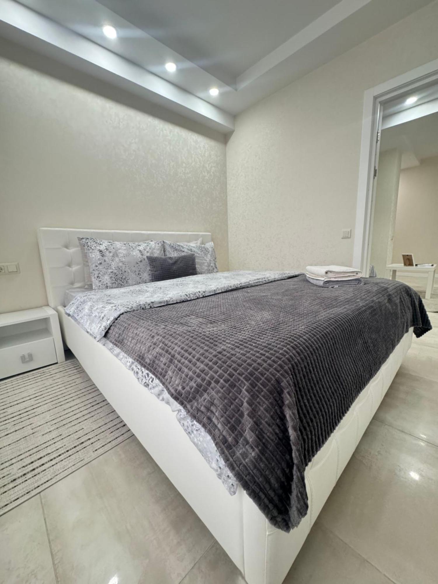 New Lux Apartment In Кишинёв Экстерьер фото